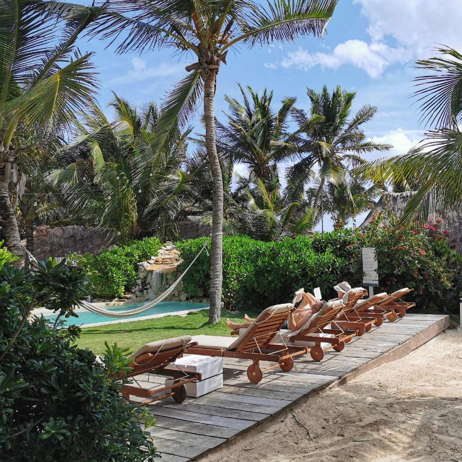 Coco Unlimited Hotel Tulum Pueblo Buitenkant foto