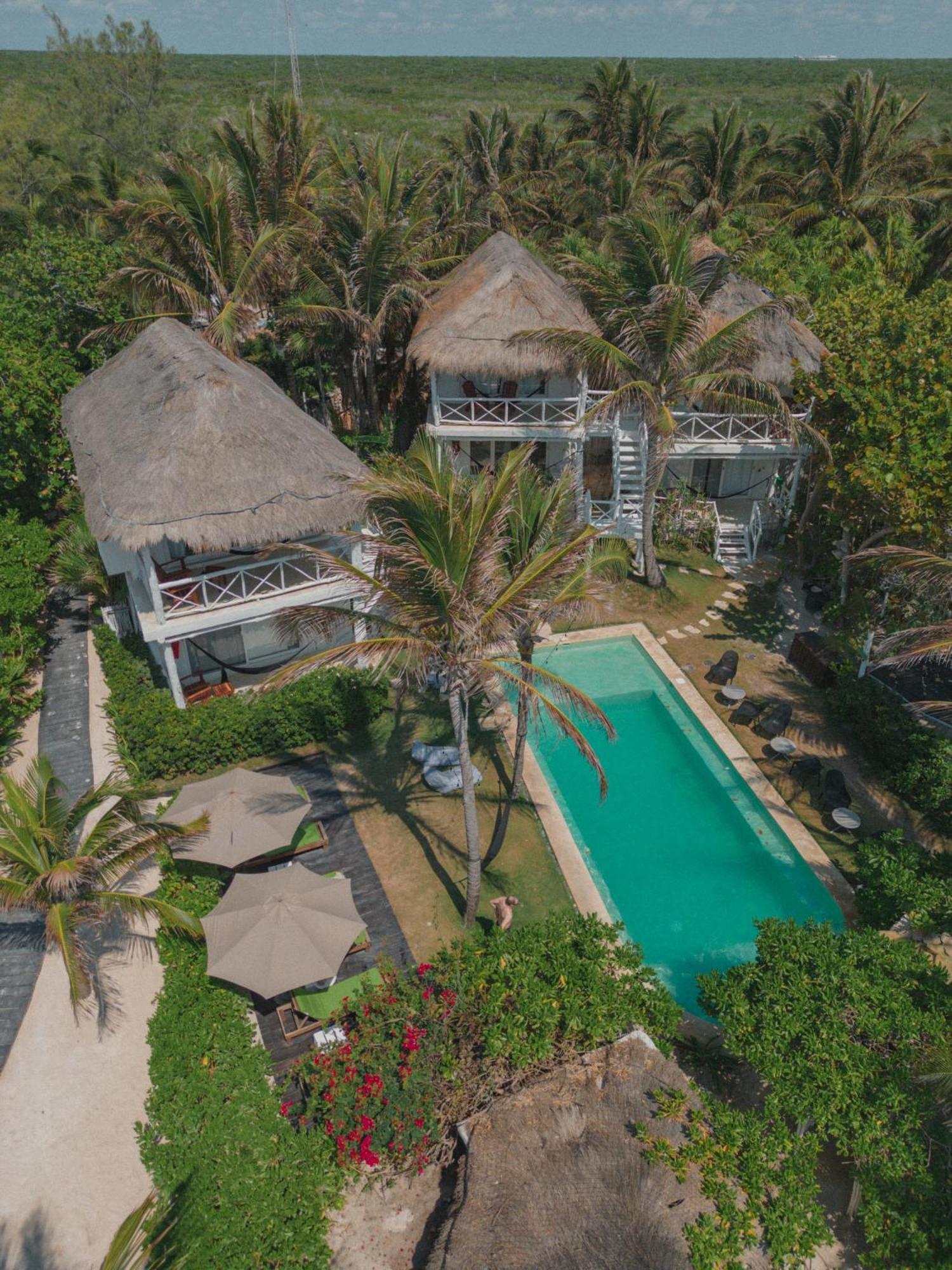 Coco Unlimited Hotel Tulum Pueblo Buitenkant foto